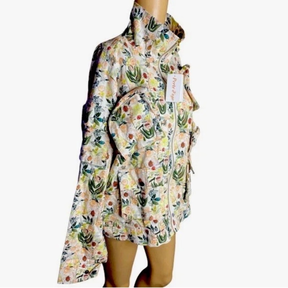 Perte D'ego Floral Printed
LightJacket Size S White Green
YellowNWT